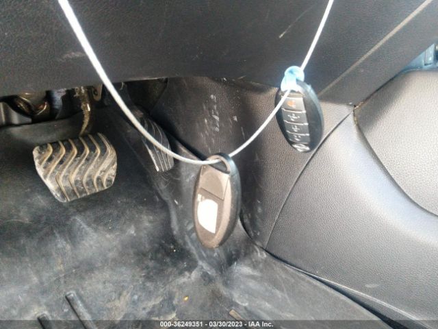 5N1AT2MV2HC823712 Nissan ROGUE SV