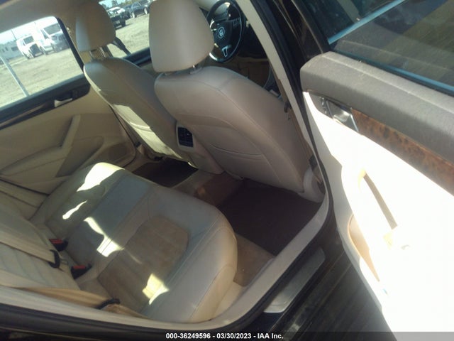 Volkswagen Passat 3.6l V6 Sel Premium 2015 1VWCM7A31FC025593 Image 9