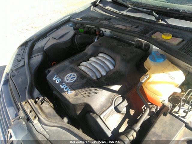 2002 VOLKSWAGEN PASSAT GLX VIN: WVWTH63B22P186799