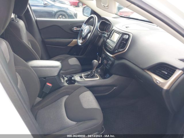 1C4PJMCB5JD532418 Jeep Cherokee Latitude