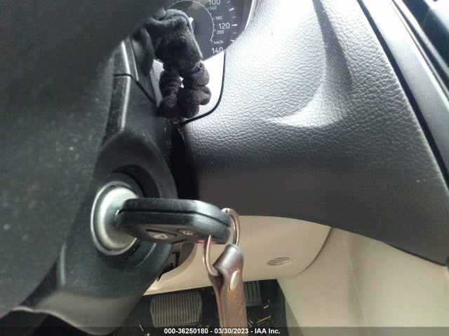 Ford FOCUS SE 2017 1FADP3K26HL216870 Image 3