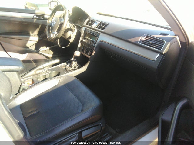 2015 VOLKSWAGEN PASSAT 1.8T WOLFSBURG ED VIN: 1VWAT7A31FC034627