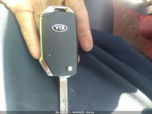 3KPF24AD9KE013482 KIA Forte Lxs