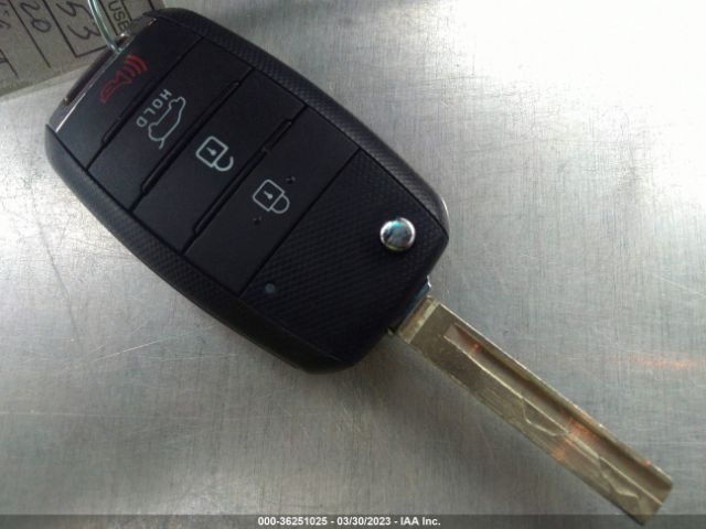 5XYPG4A32LG640509 KIA SORENTO LX