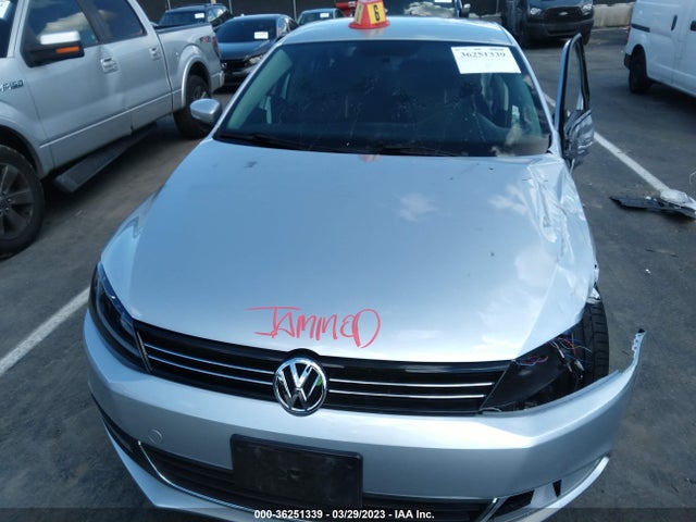 3VWD17AJ9EM314200 Volkswagen Jetta Sedan Se