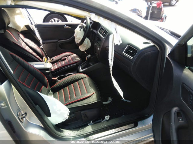 3VWD17AJ9EM314200 Volkswagen Jetta Sedan Se