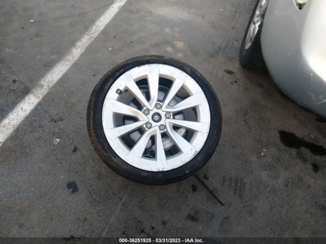 5YJ3E1EB8PF416663 Tesla MODEL 3