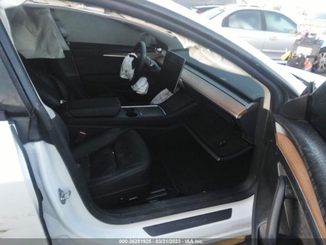 5YJ3E1EB8PF416663 Tesla MODEL 3