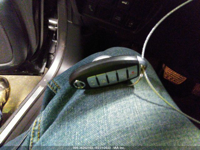 5N1DR2MM5JC643861 Nissan Pathfinder Sl