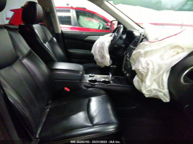 5N1DR2MM5JC643861 Nissan Pathfinder Sl
