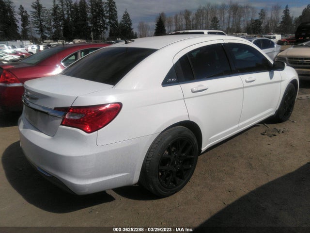 1C3CCBAB9EN124590 Chrysler 200 LX