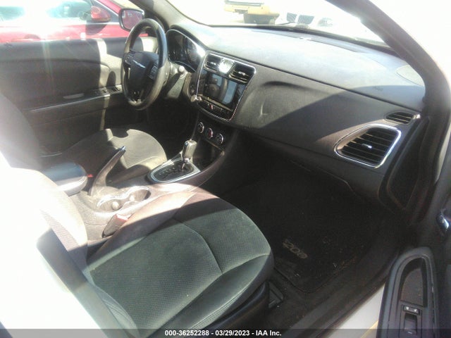 1C3CCBAB9EN124590 Chrysler 200 LX