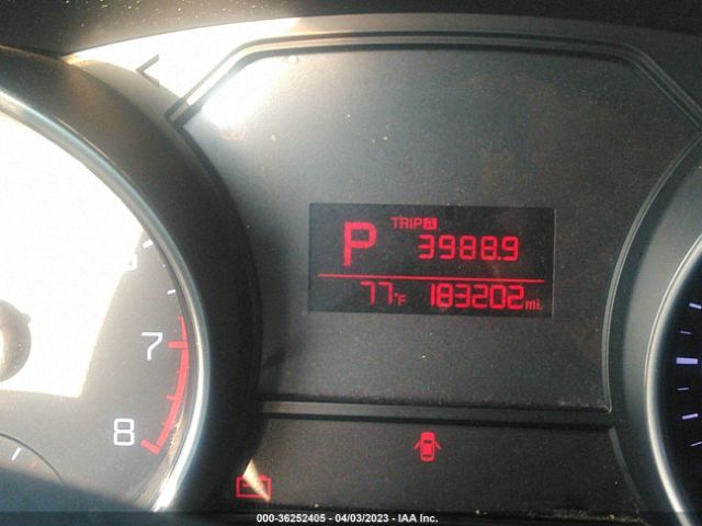 KNDMB5C10F6056801 KIA SEDONA LX
