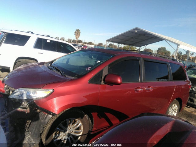 Toyota Sienna Xle Auto Access 2017 5TDYZ3DC4HS788515 Image 2