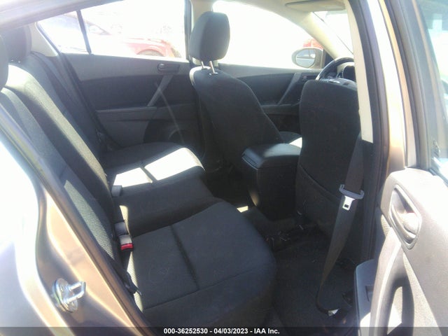 2011 MAZDA MAZDA3 I SPORT VIN: JM1BL1UG9B1373757