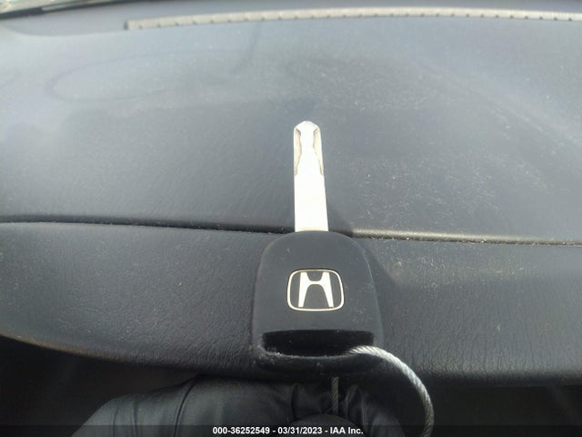 2004 HONDA CIVIC VP VIN: 2HGES16384H630214