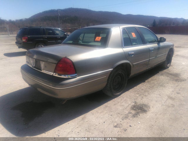 1999 FORD CROWN VICTORIA VIN: 2FAFP73W0XX133079