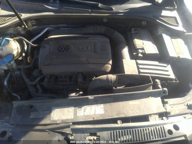 1VWAT7A31FC080586 Volkswagen Passat 1.8t Wolfsburg Ed