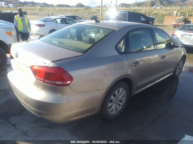 1VWAT7A31FC080586 Volkswagen Passat 1.8t Wolfsburg Ed
