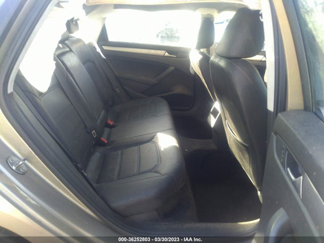 1VWAT7A31FC080586 Volkswagen Passat 1.8t Wolfsburg Ed