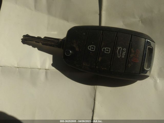 KNAFK4A60G5565194 KIA FORTE LX