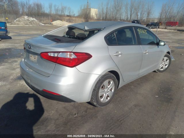KNAFK4A60G5565194 KIA FORTE LX
