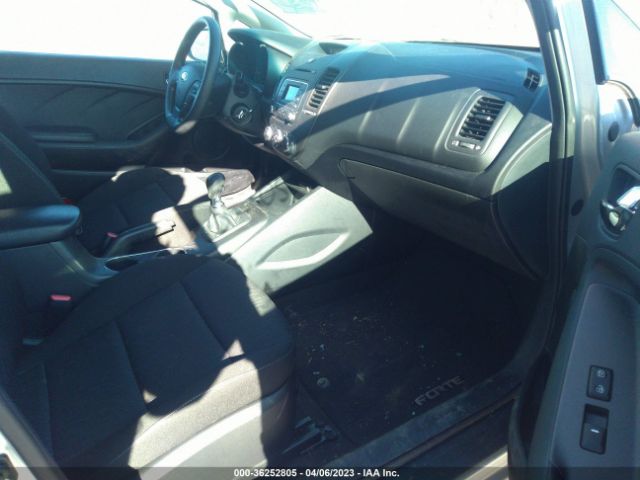 KNAFK4A60G5565194 KIA FORTE LX
