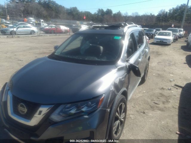 JN8AT2MVXJW306817 Nissan Rogue Sl