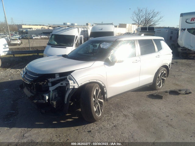JA4J4UA83NZ005226 Mitsubishi Outlander Se
