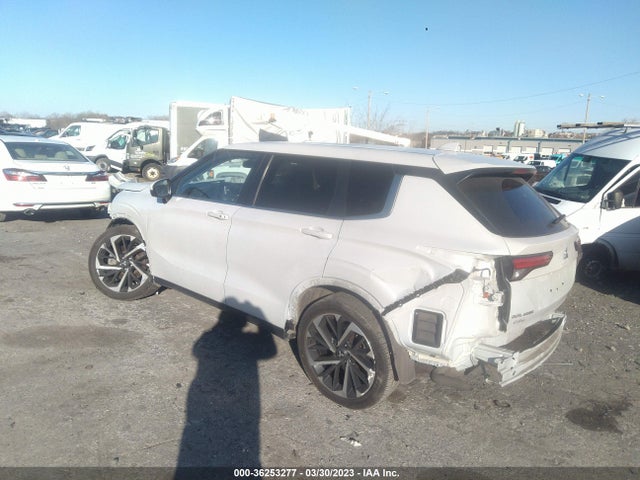JA4J4UA83NZ005226 Mitsubishi Outlander Se