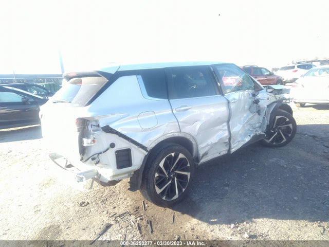 JA4J4UA83NZ005226 Mitsubishi Outlander Se