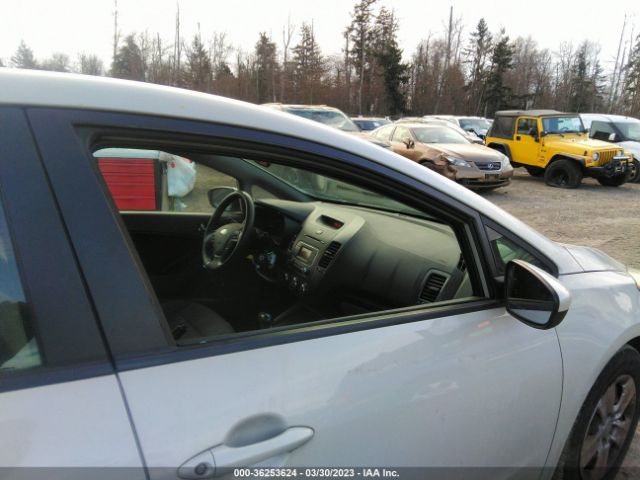 KNAFK4A6XF5379385 KIA FORTE LX