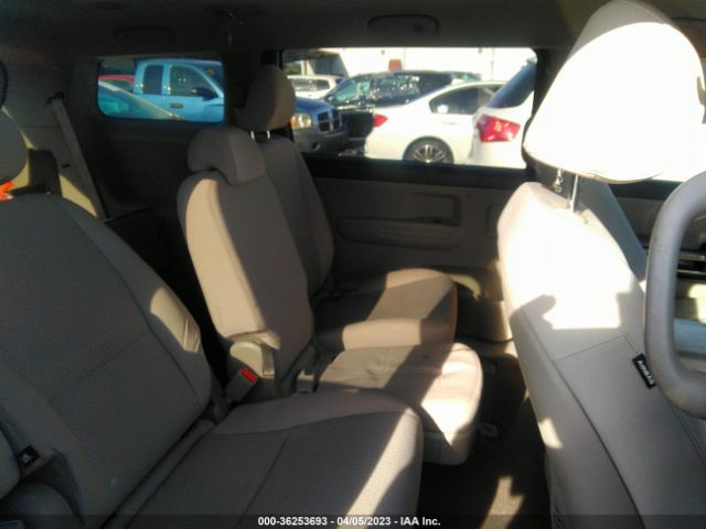 KNDMB5C15H6243812 KIA SEDONA LX