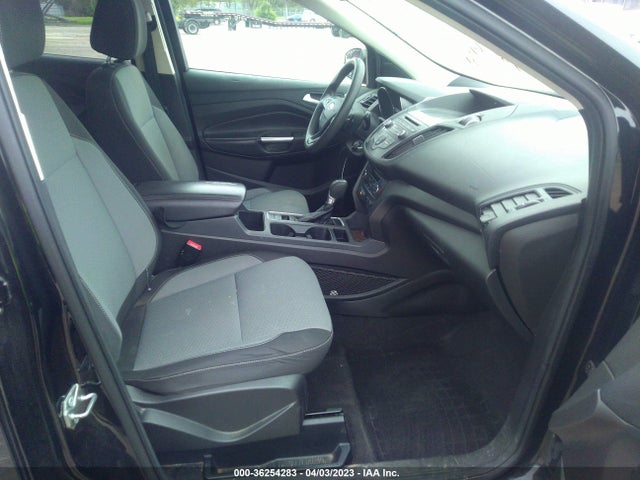 2017 Ford Escape, VIN: 1FMCU0GDXHUE04983