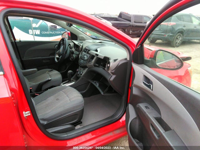 Chevrolet SONIC LT 2015 1G1JC5SH2F4116516 Image 5
