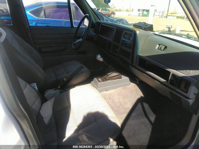 1993 JEEP CHEROKEE VIN: 1J4FJ28P6PL552948