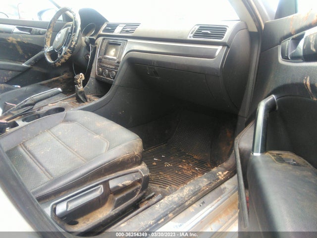 1VWAT7A30GC052215 Volkswagen Passat 1.8t R-line W/comfort Pkg