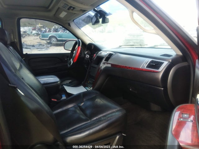 2007 CADILLAC ESCALADE ESV VIN: 1GYFK66827R346104