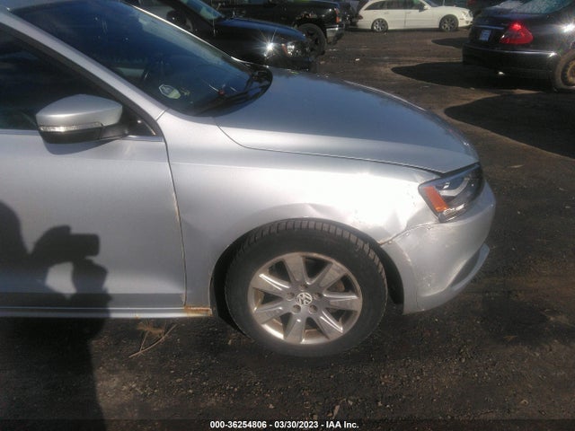 2013 VOLKSWAGEN JETTA SEDAN SE VIN: 3VWDP7AJ9DM280840