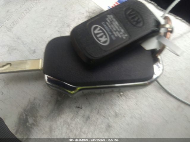 KNDEUCA24M7114365 KIA SELTOS S