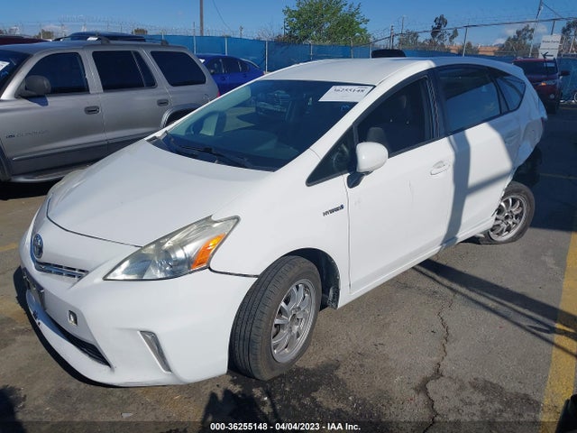 Toyota Prius V Two/three/five 2014 JTDZN3EU1E3303056 Image 2