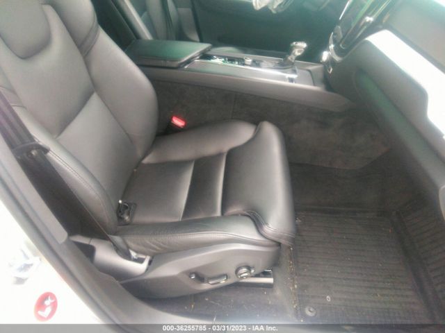 LYV102RK2KB183590 Volvo Xc60 Momentum