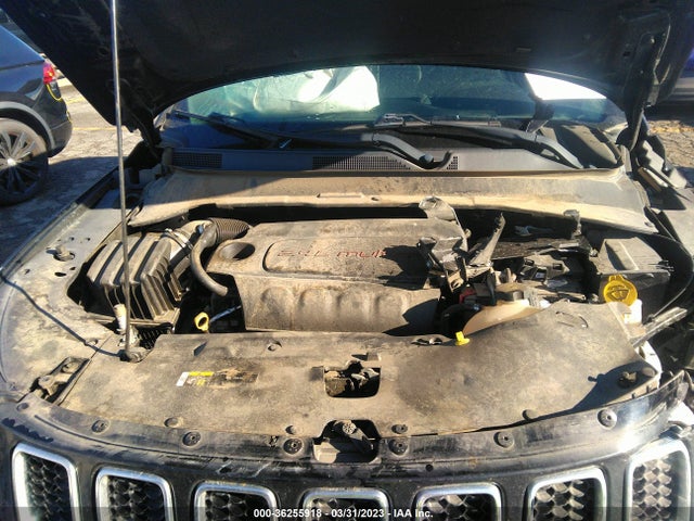 3C4NJCBB5JT377074 Jeep Compass Latitude