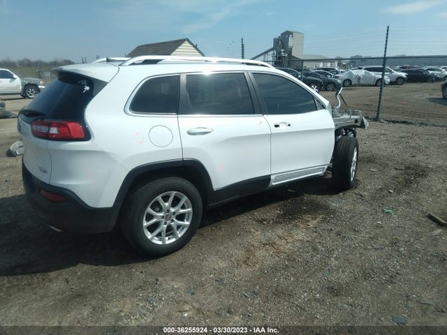 1C4PJMCS3HW615215 Jeep Cherokee Latitude