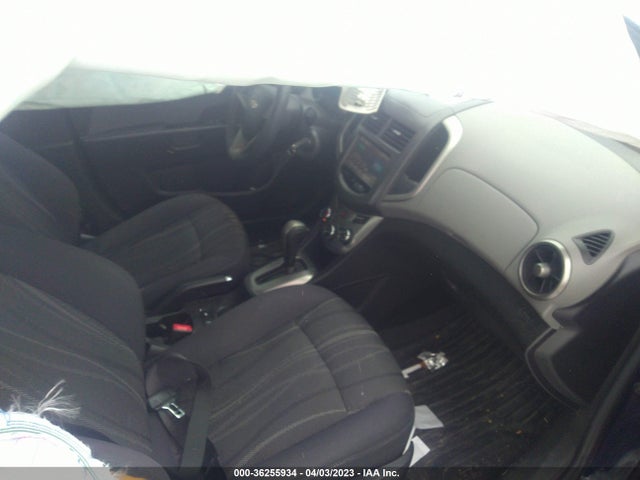 Chevrolet SONIC LT 2015 1G1JC5SH3F4166373 Image 5
