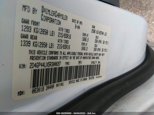 2005 DODGE GRAND CARAVAN SXT VIN: 2D4GP44LX5R300697