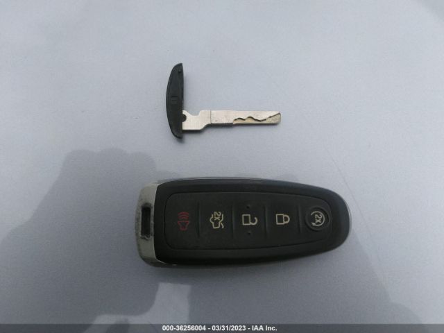 1FMCU9J98FUA20366 Ford Escape Titanium