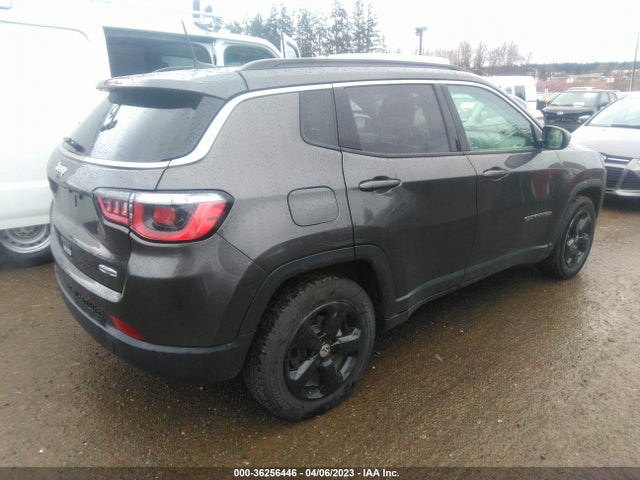 3C4NJCBB5JT489552 Jeep Compass Latitude