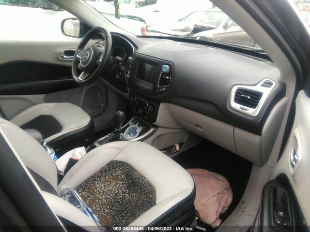 3C4NJCBB5JT489552 Jeep Compass Latitude