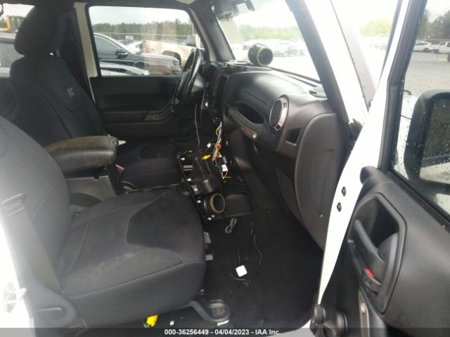 1C4BJWDG5GL145138 Jeep Wrangler Unlimited Sport